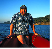 Larry Smith, â€˜Worldâ€™s Greatest Divemaster,â€™ 1950-2007