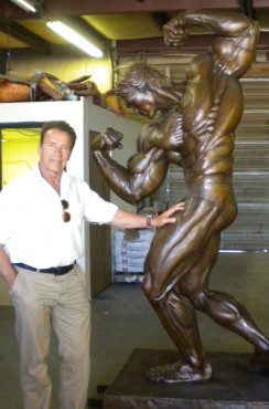Governor Schwarzenegger with bronze statue