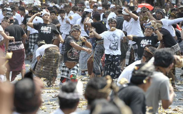 Perang-Ketupat-141014