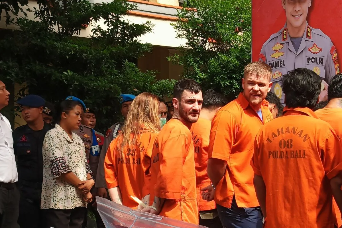 Three British Nationals Arrested for Alleged Cocaine Smuggling in Bali ...
